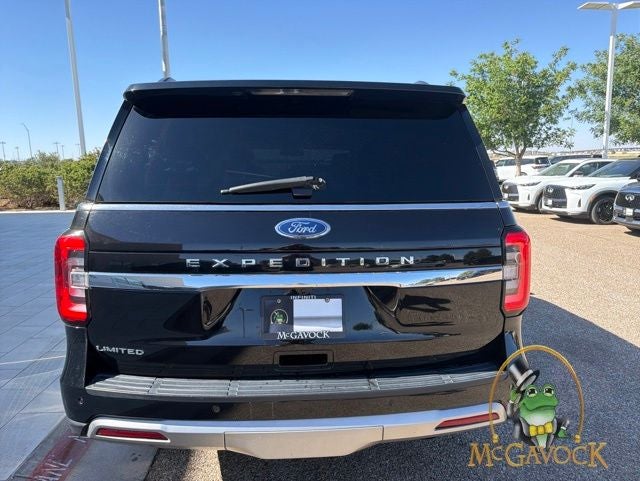 2022 Ford Expedition — side profile view