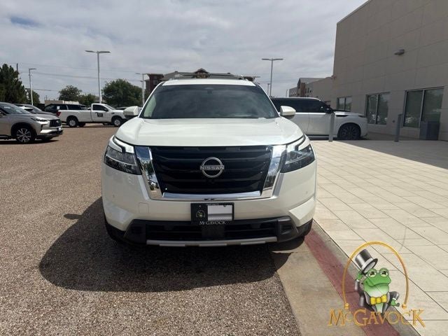 2023 Nissan Pathfinder — side profile view