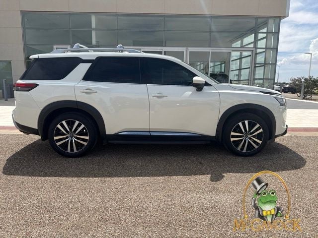 2023 Nissan Pathfinder — interior view