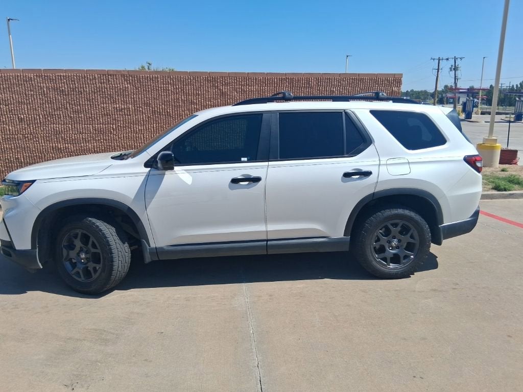 2023 Honda Pilot — side profile view